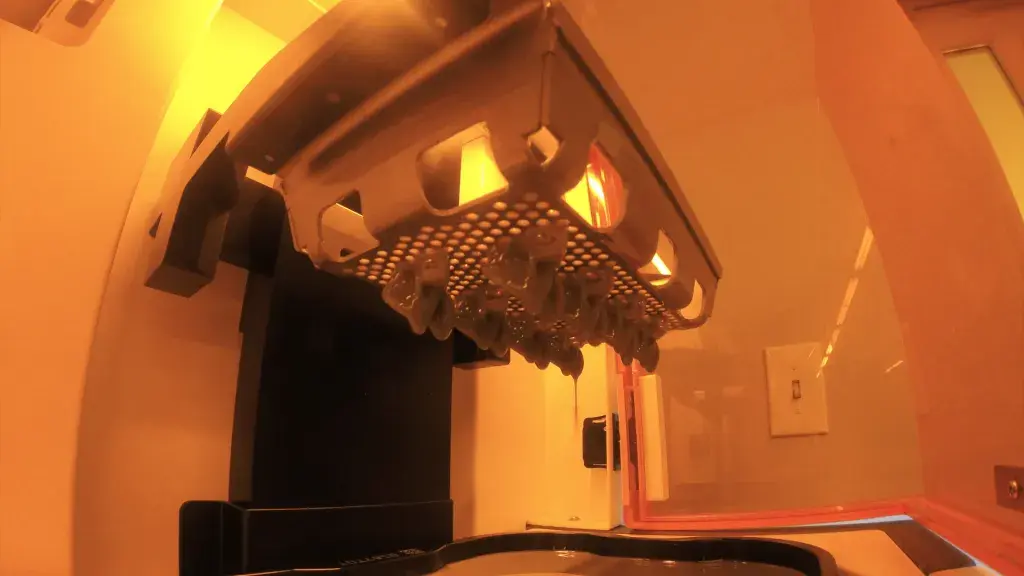 Peças impressas em 3D na câmara de construção da Figure 4