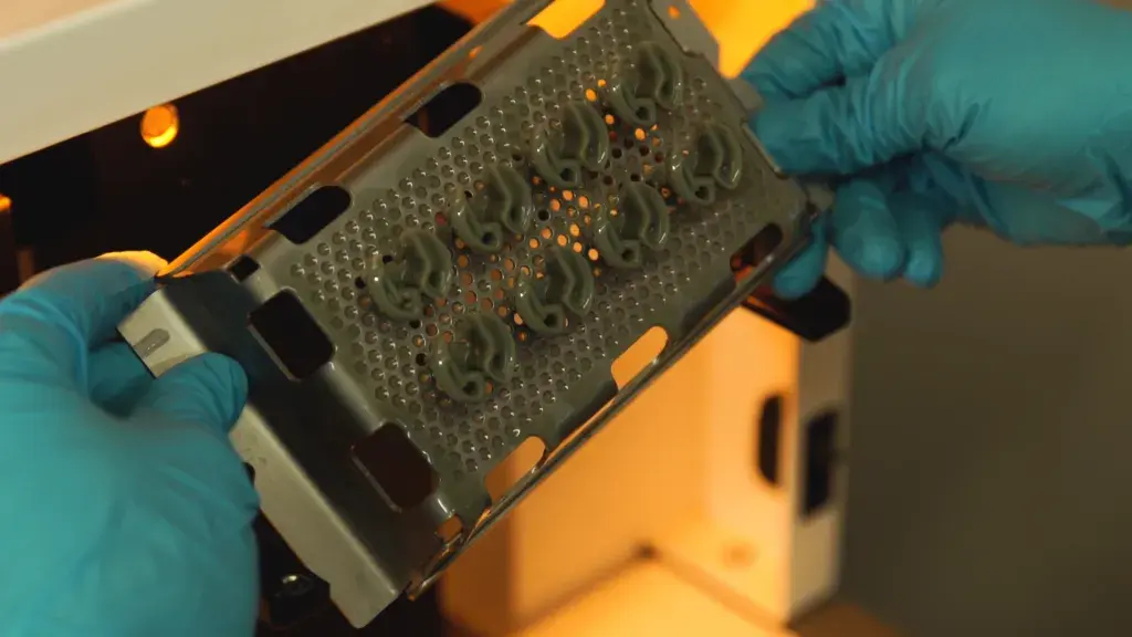 Peças da Figure 4 na plataforma na Rapid Application Group