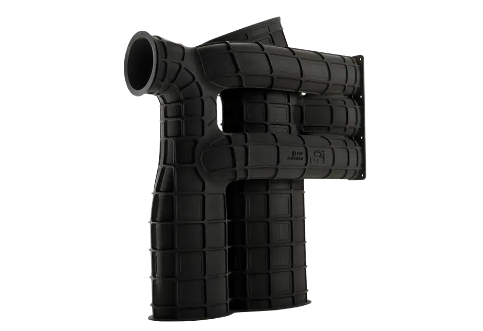 Um duto aeroespacial de nylon preto, impresso em 3D