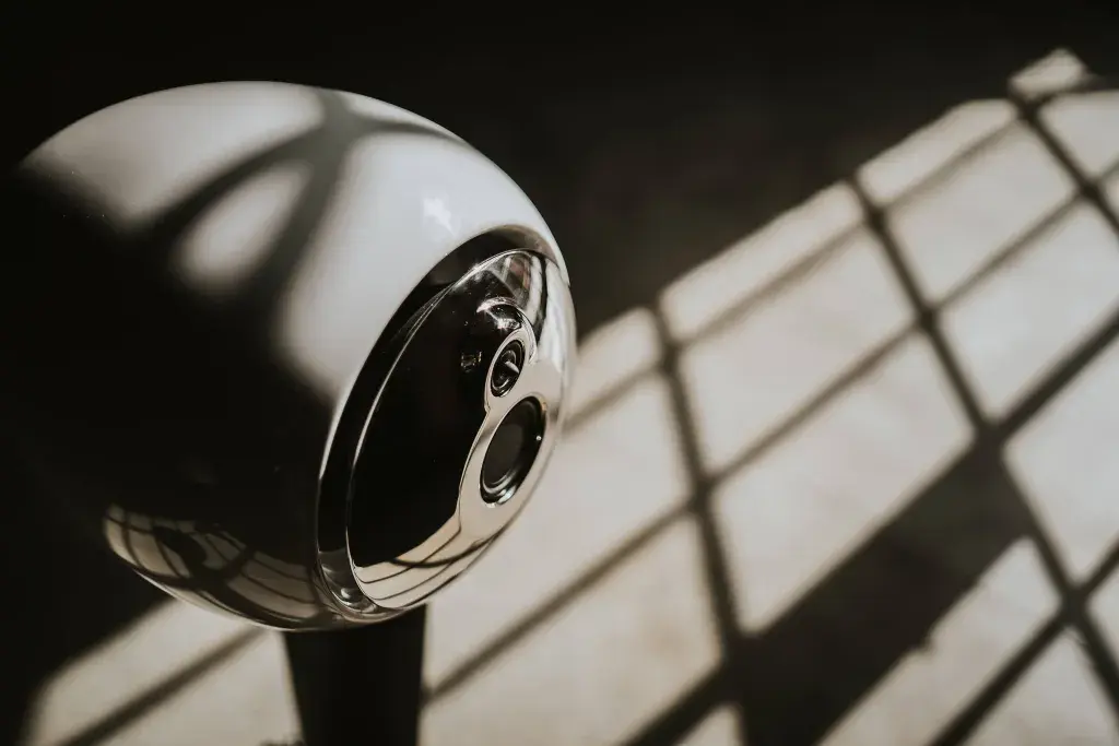 Close-up da caixa acústica HYLIXA produzida por SLS