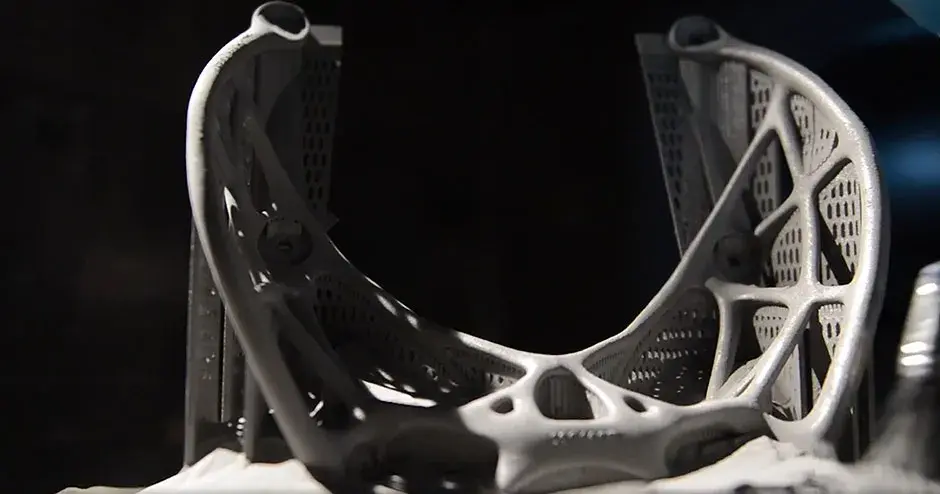 Fabricação de aditivo de metal em andamento