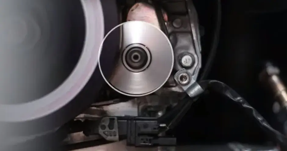 Gerenciamento da inércia de componentes de metal no automobilismo