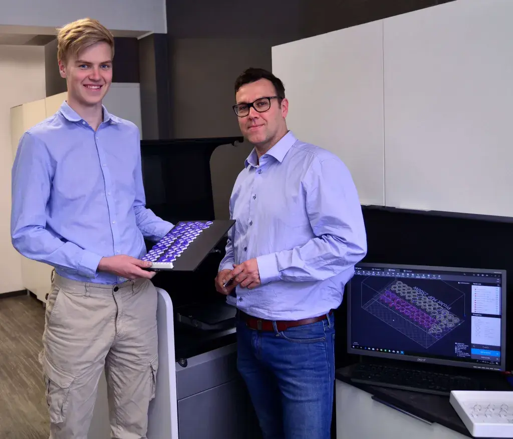 Proprietário da Narsakka OY com padrões de fundição de cera impressos em 3D