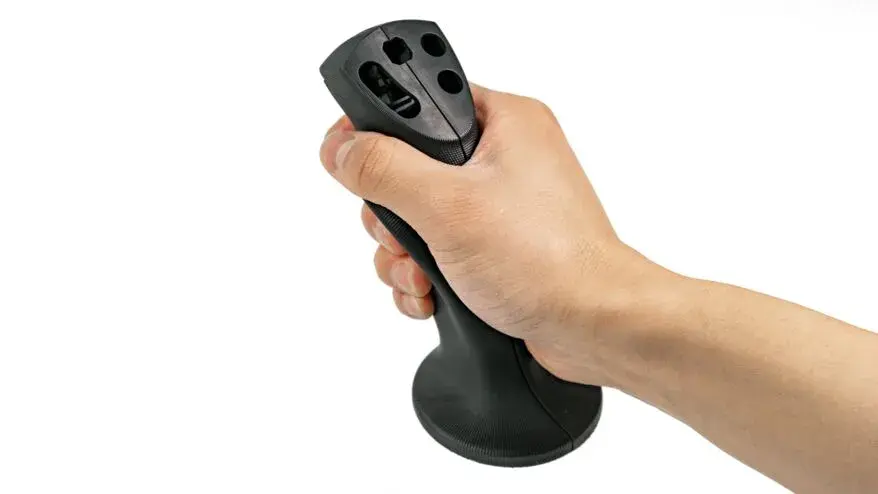 Peça na mão em Figure Figure 4 Tough 65C Black