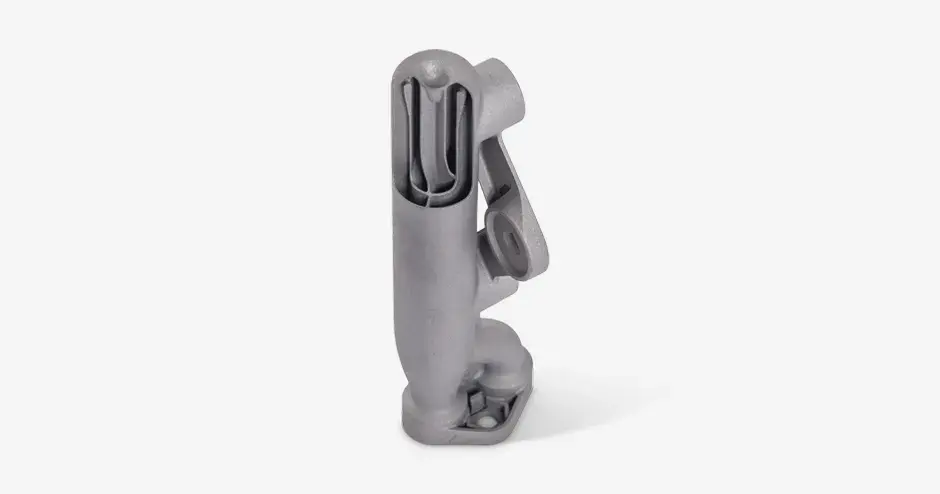 Rampa de alimentação do combustível produzida com tecnologia de impressão direta de metal apresentando design otimizado de dinâmica de fluidos e consolidação de peças de vários componentes em um só.