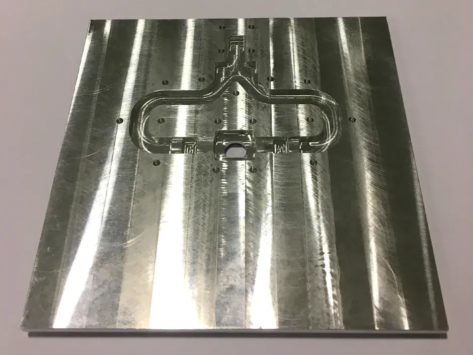 Placa base da guia de onda RF semicondutora