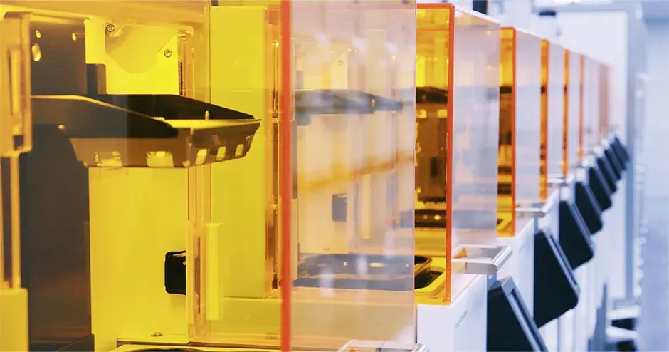 uma fileira de impressoras 3D Figure 4