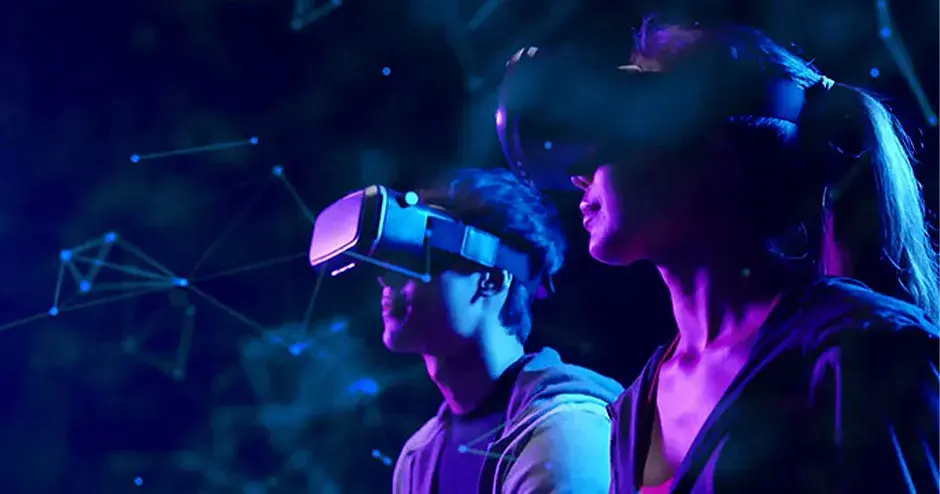 crianças utilizando VR e observando um céu imaginário